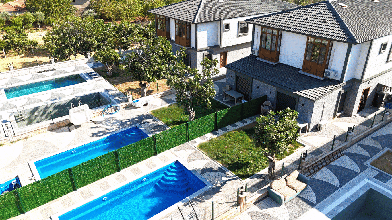 Torbalı Kiralık Havuzlu Villa